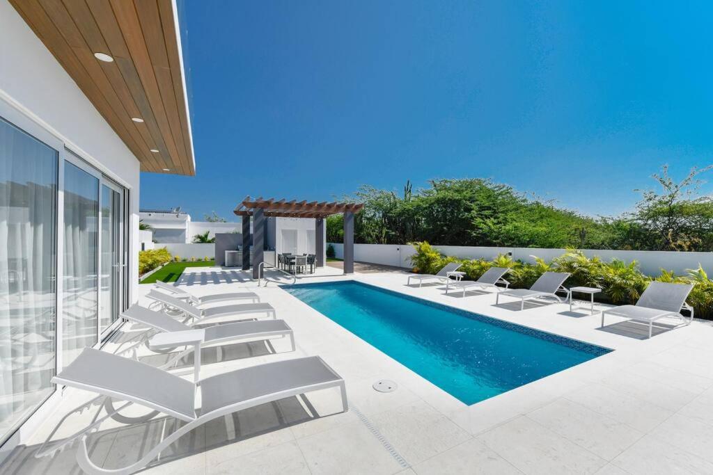 New 5BR 3BA Villa Biba Dushi 3-min EAGLE BEACH, Palm-Eagle Beach