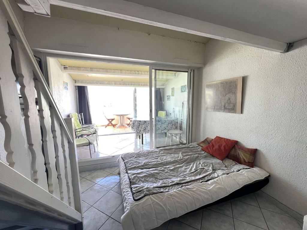 Studio Mezzanine avec Piscine, Clim, Parking et Lave-linge - Proche Plage - FR-1-702-50 - 3