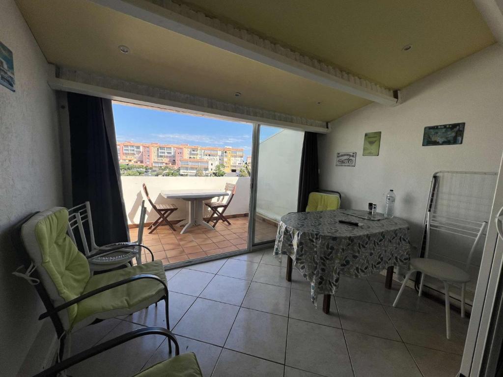 Studio Mezzanine avec Piscine, Clim, Parking et Lave-linge - Proche Plage - FR-1-702-50 - 5