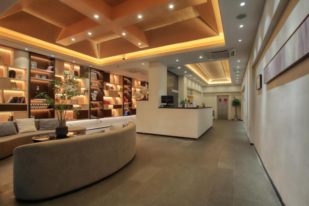 Wing Hotel Guilin- Pedestrian Street