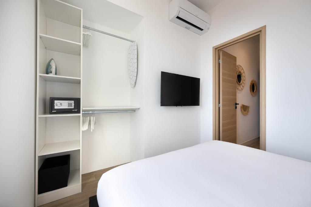 MONACO SEA VIEW APARTMENTS - 5