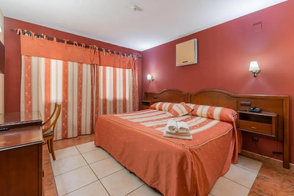 Hotel Puerta de Javalambre, hotel in La Puebla de Valverde