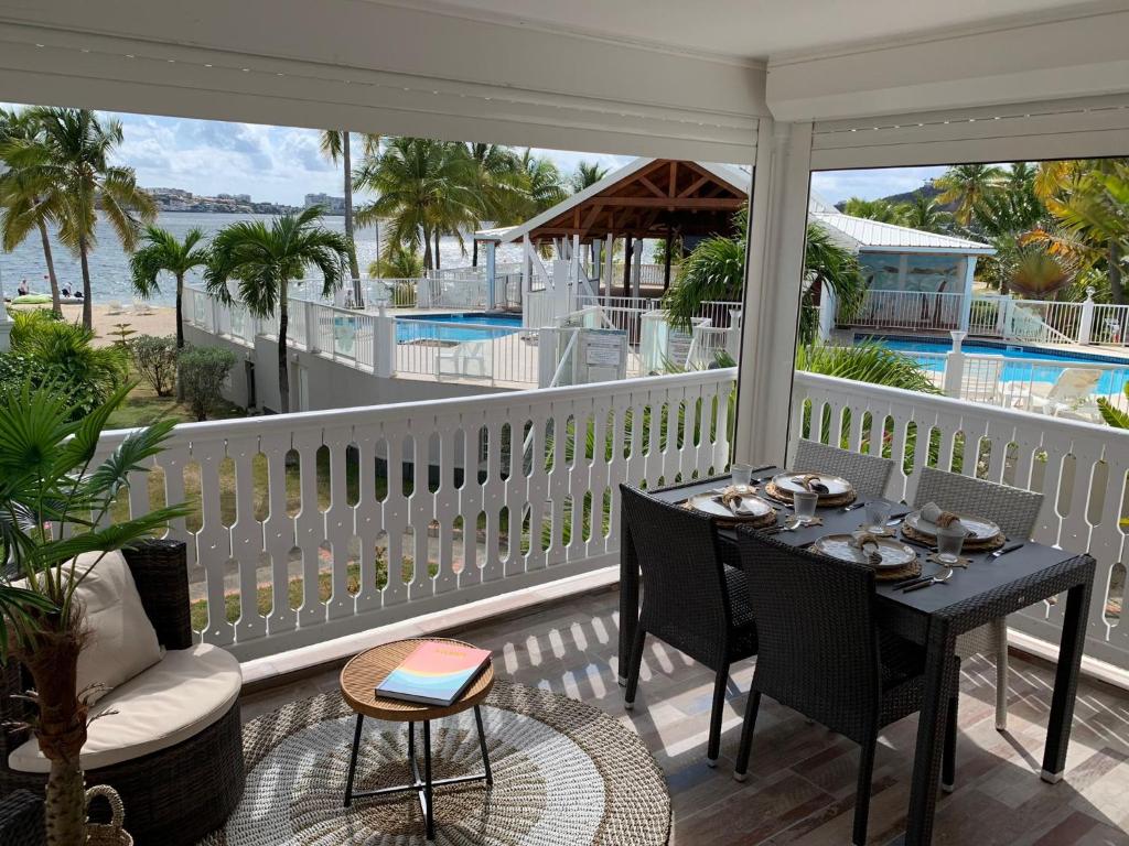 One Life vue Lagon, Baie Nettle