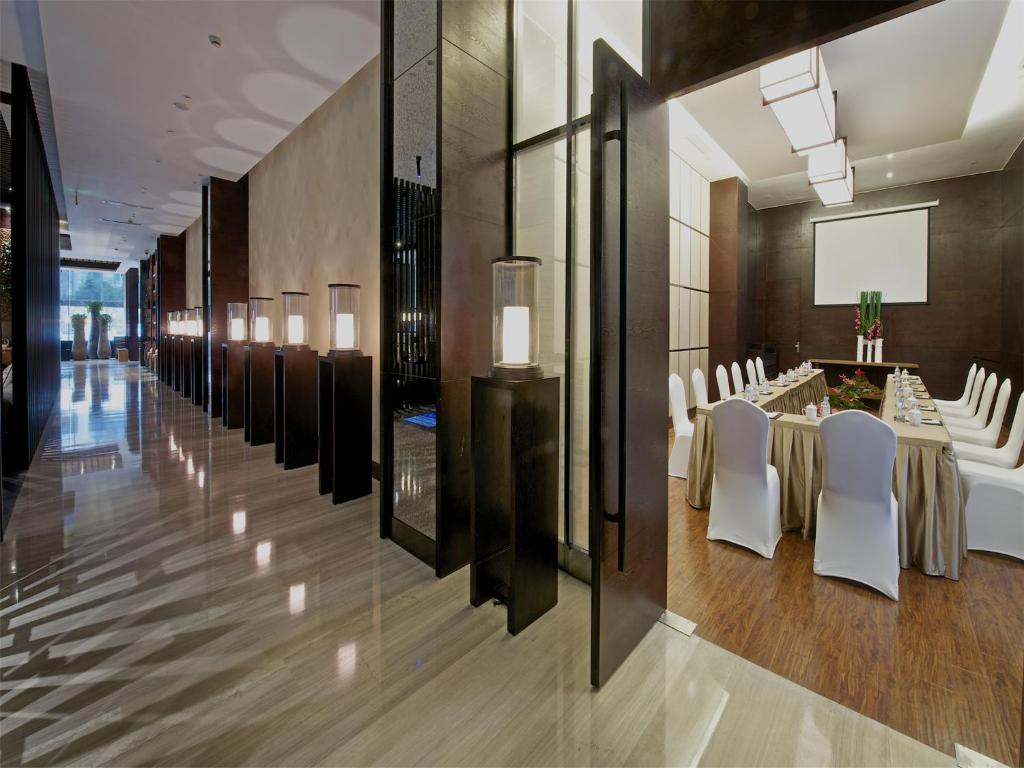 Entrance, SSAW Boutique Hotel Hongkou in Shanghai