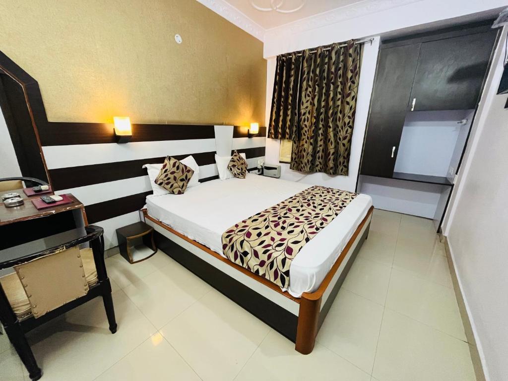 Hotel Mani International photo