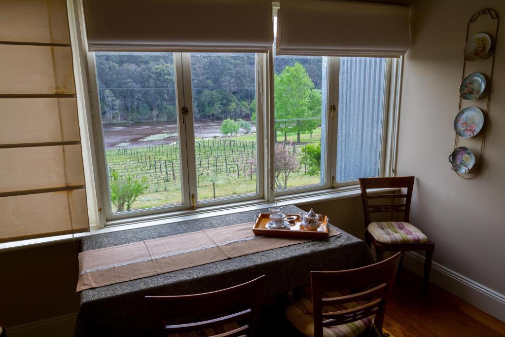 Tizzana Winery Bed and Breakfast photo