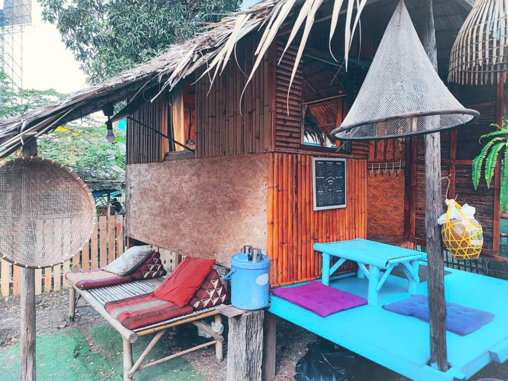 Do Dee Cafe Bangkok Hostel