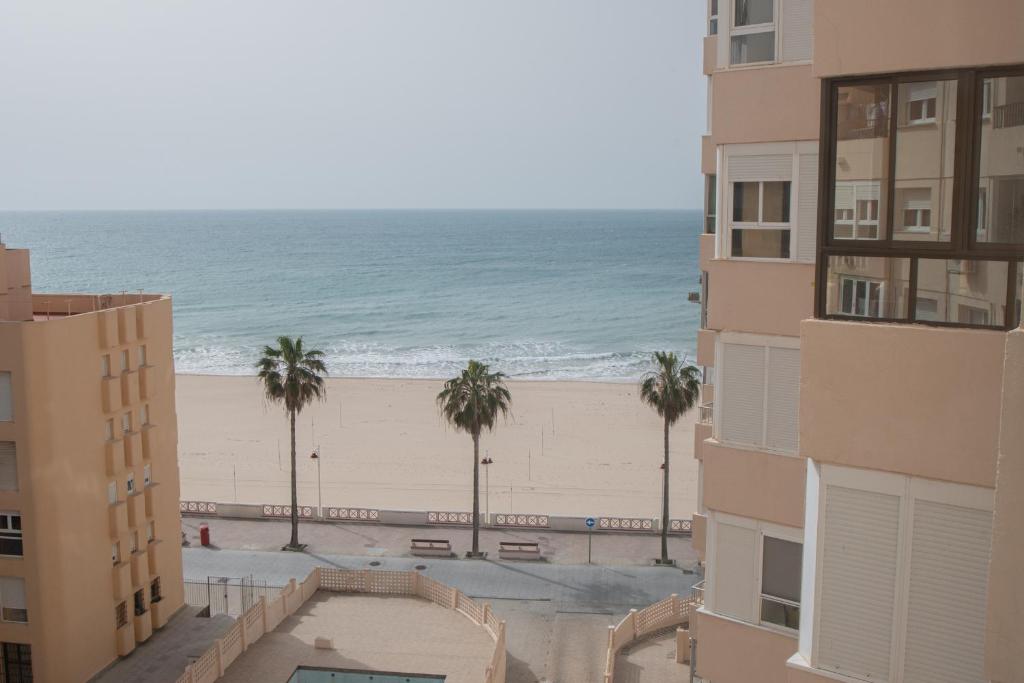Apartamento Malibu Cadiz playa — Hotel in Cadiz