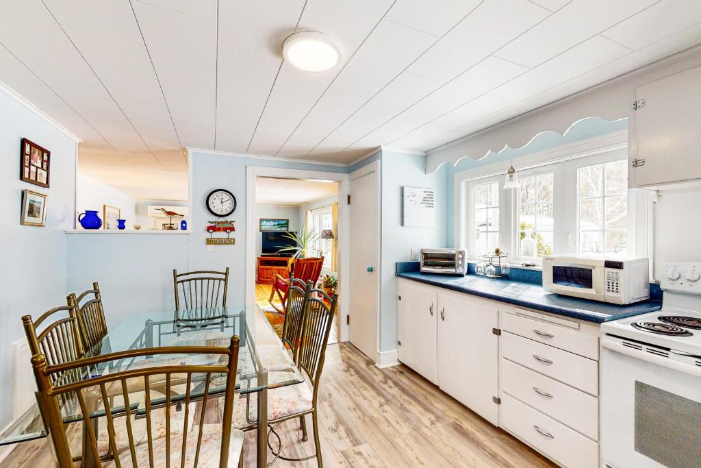 Pineapple Cottage By The Sea photo