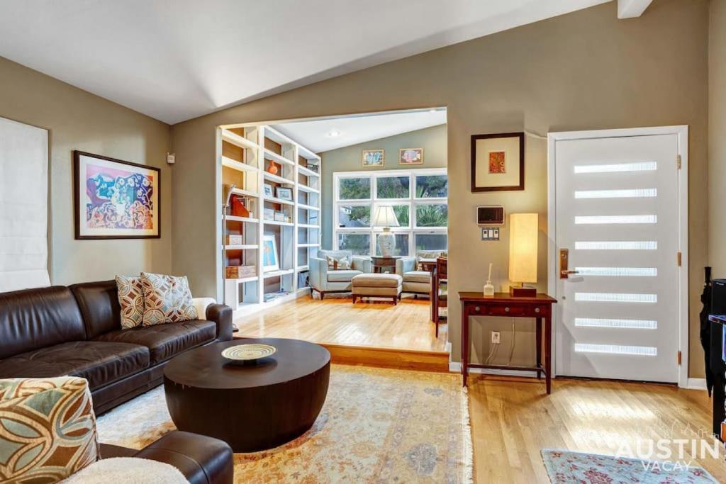 Fun For the Whole Family - Easy Access to Downtown, Austin
