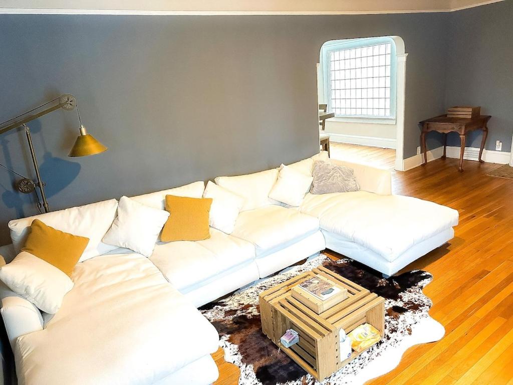 IvyLand Pines, Cleveland Heights