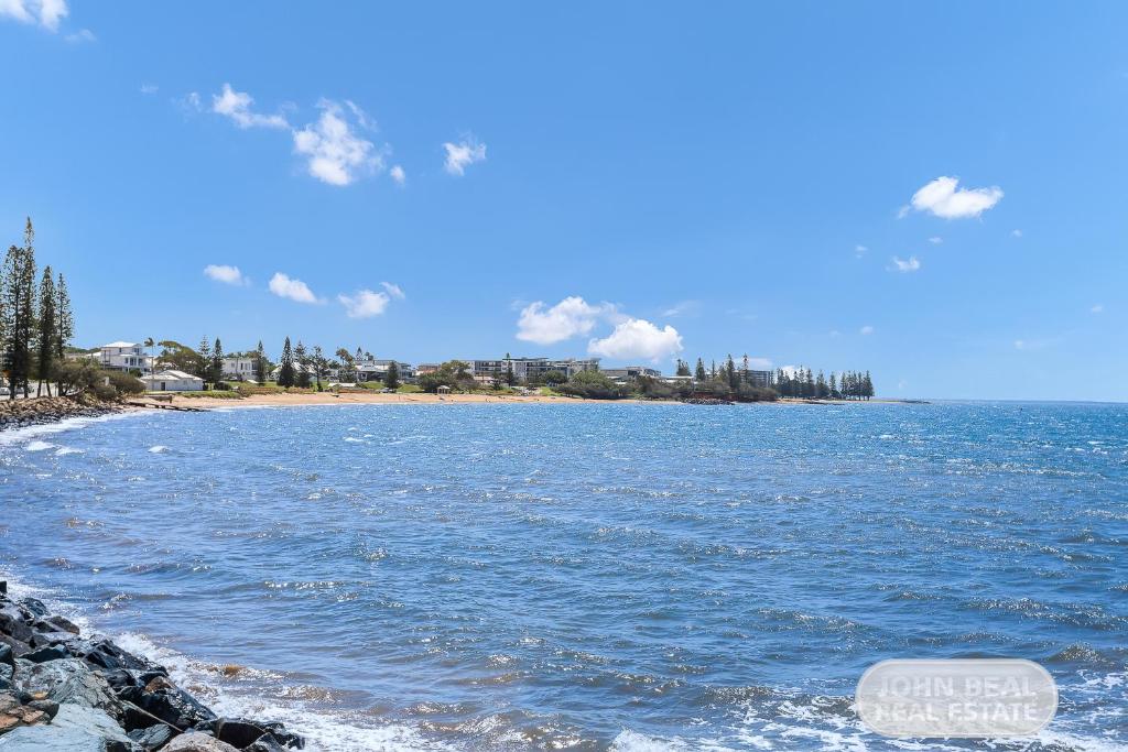 Pet Friendly on Redcliffe Peninsula Apartment in Scarborough