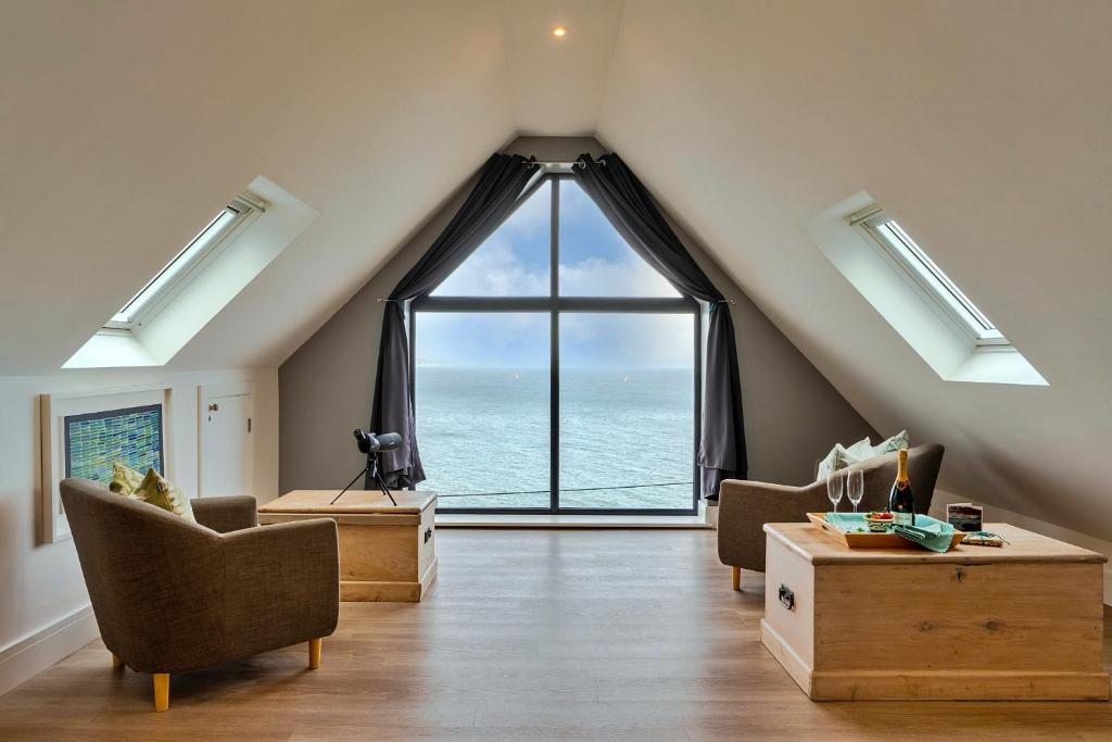 Finest Retreats - Blue Seas, Mousehole