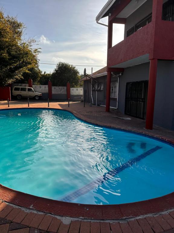 L-PACK PRIMROSe — Hotel in Johannesburg