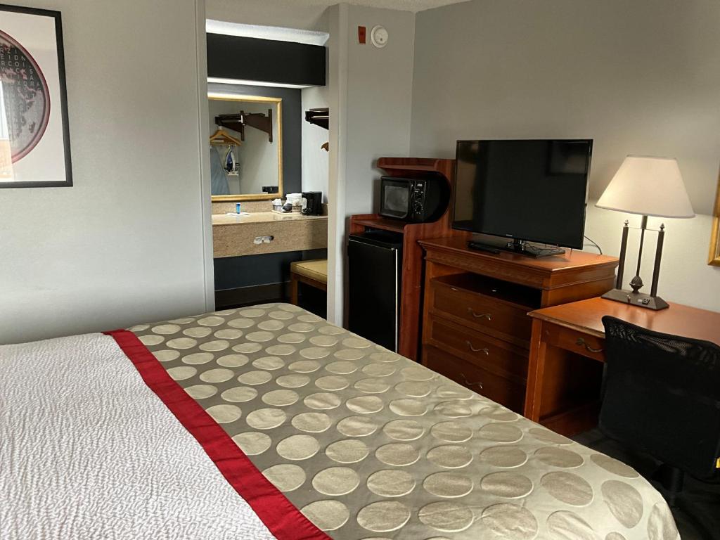 Ramada by Wyndham Macon photo