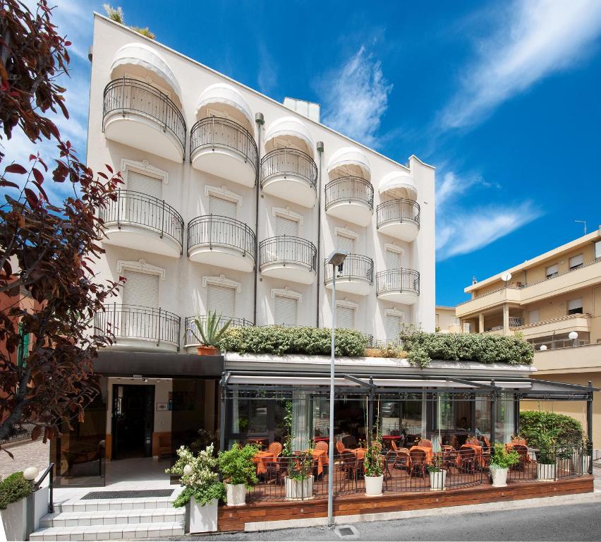 Hotel Gabriella - 1