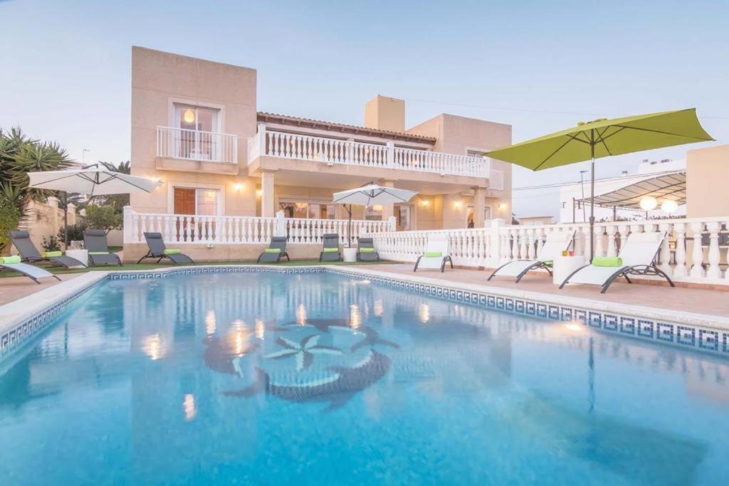 Villa next to playa Bossa - 3