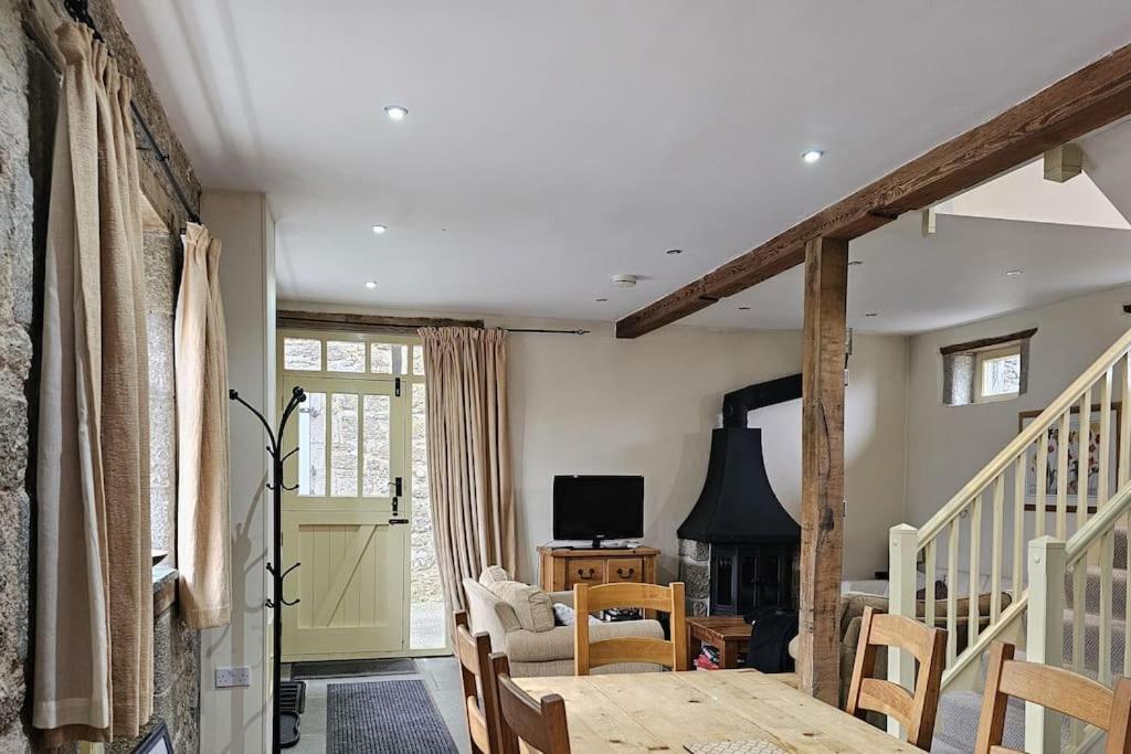 Hound Tor Barn Dartmoor, Manaton