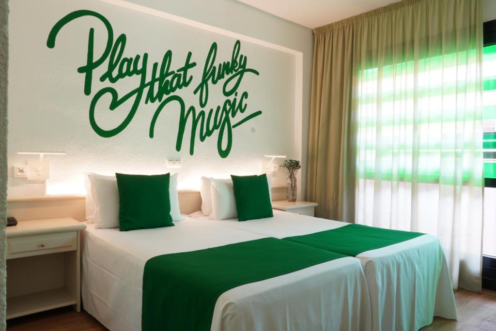 Lloret Vibe Affiliated by FERGUS — Hotel rooms in Lloret de Mar, Catalonia