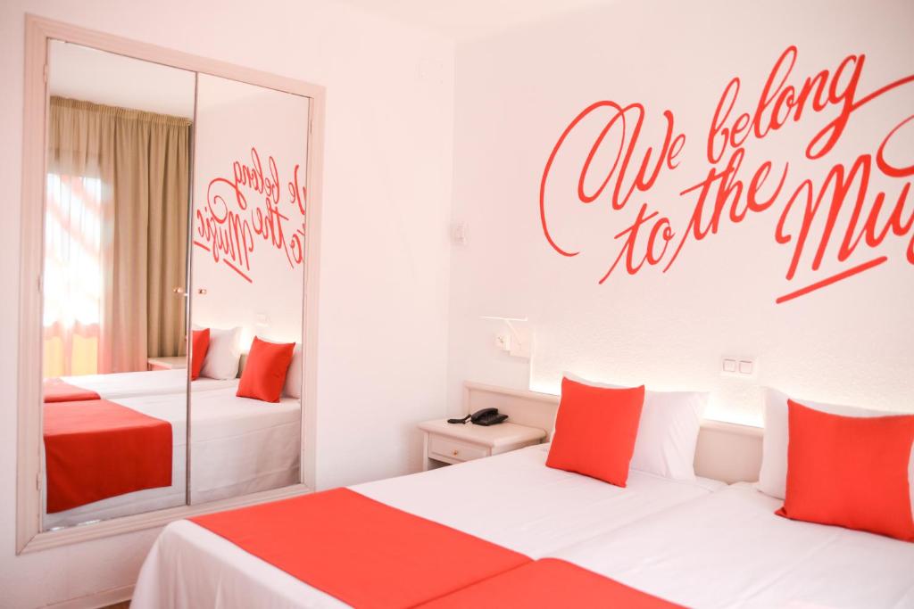 Lloret Vibe Affiliated by FERGUS — Hotel rooms in Lloret de Mar, Catalonia
