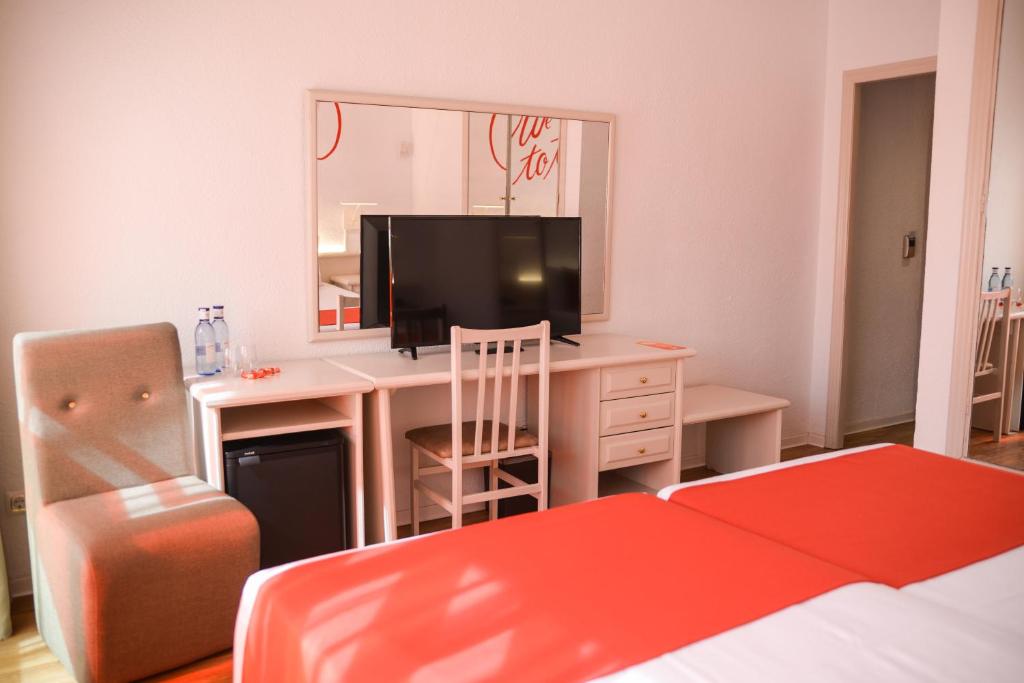 Lloret Vibe Affiliated by FERGUS — Hotel rooms in Lloret de Mar, Catalonia