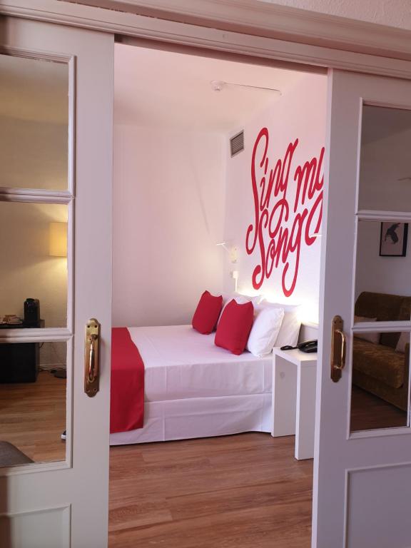 Lloret Vibe Affiliated by FERGUS — Hotel rooms in Lloret de Mar, Catalonia