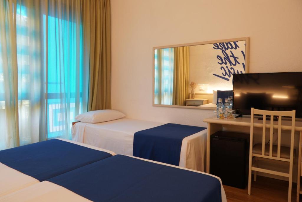 Lloret Vibe Affiliated by FERGUS — Hotel rooms in Lloret de Mar, Catalonia