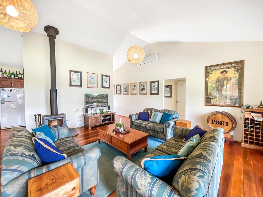 Midnight's Promise - Promise 2, Lovedale