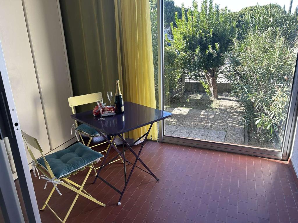 Studio climatisé avec piscine et parking - 4 couchages - Port Camargue - FR-1-250-194 - 3