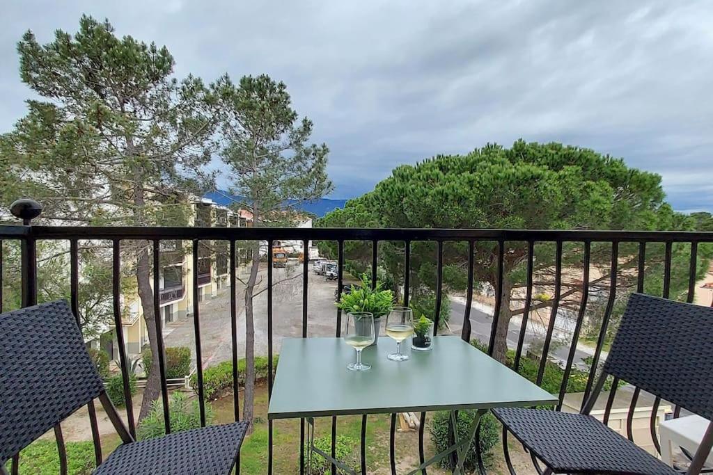 Appartement rénové avec balcon à 100 m de la plage - 3
