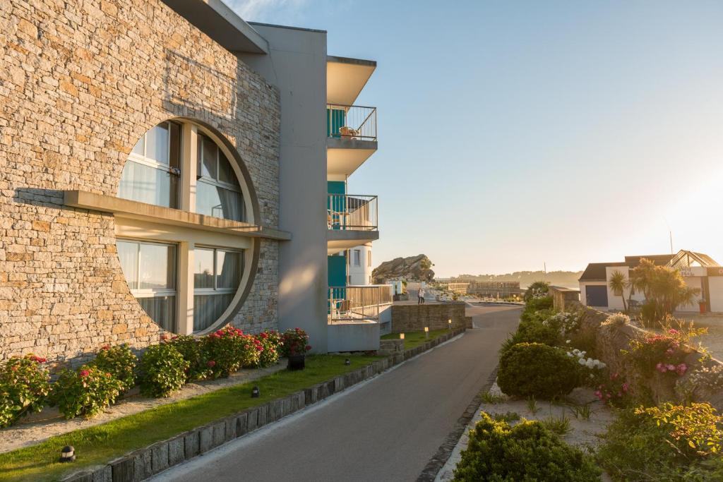 Golden Tulip Valdys Resort Roscoff photo