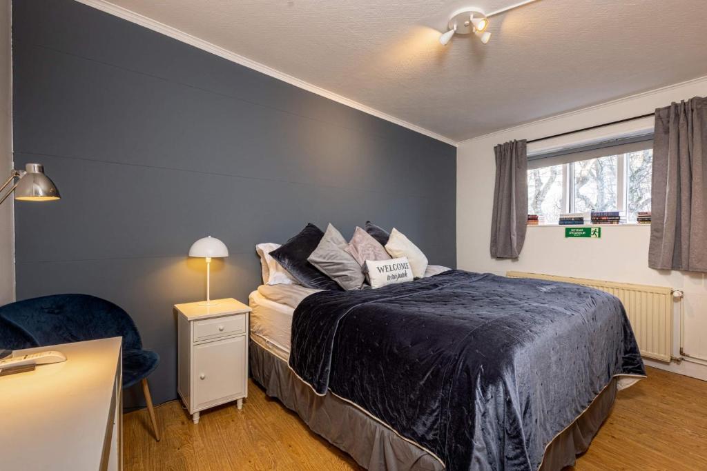 Downtown Sanctuary with Private Entrance, Reykjavík