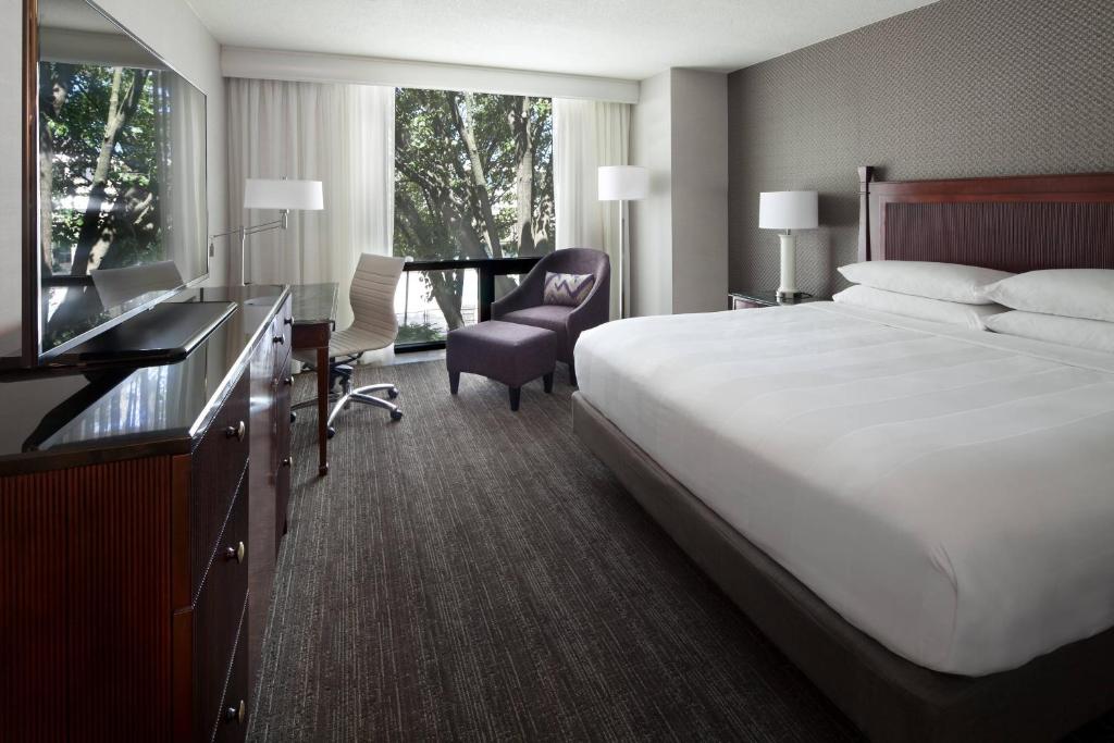 Washington Dulles Airport Marriott photo