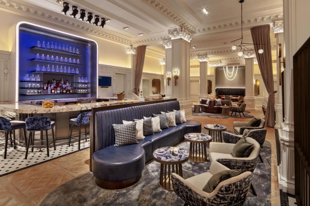 The Algonquin Hotel Times Square, Autograph Collection photo