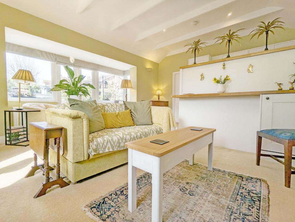 Palm Tree Cottage, Fishbourne