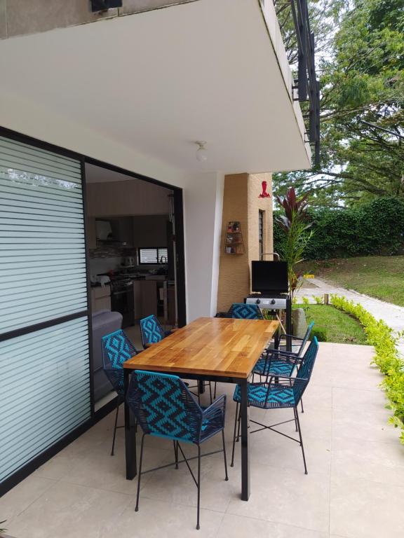 hermoso apartamento amoblado - 2