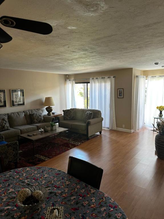 Carlsbad Hideway Pool Spa, Carlsbad