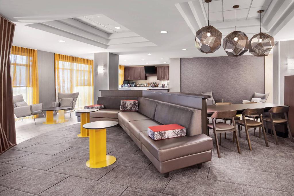 SpringHill Suites Houston Hobby Airport photo