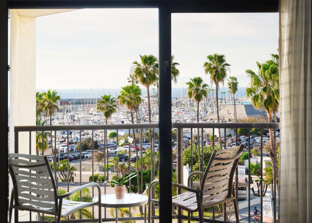 Sonesta Redondo Beach and Marina — Hotel rooms in Redondo Beach, California