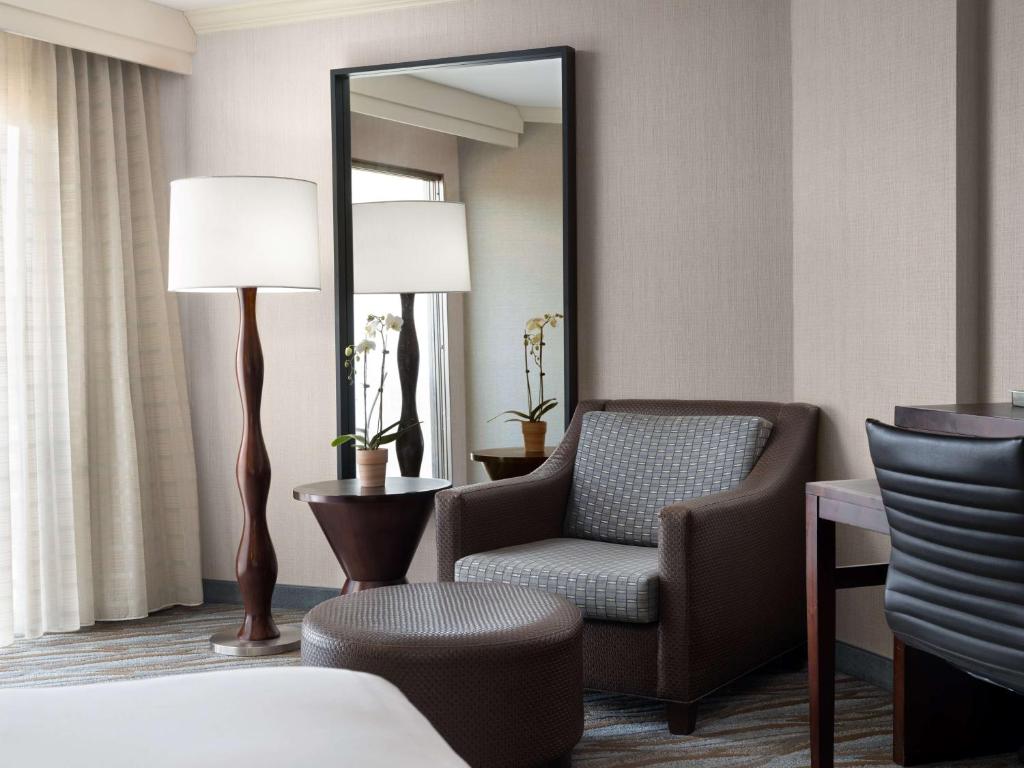 Sonesta Redondo Beach and Marina — Hotel rooms in Redondo Beach, California
