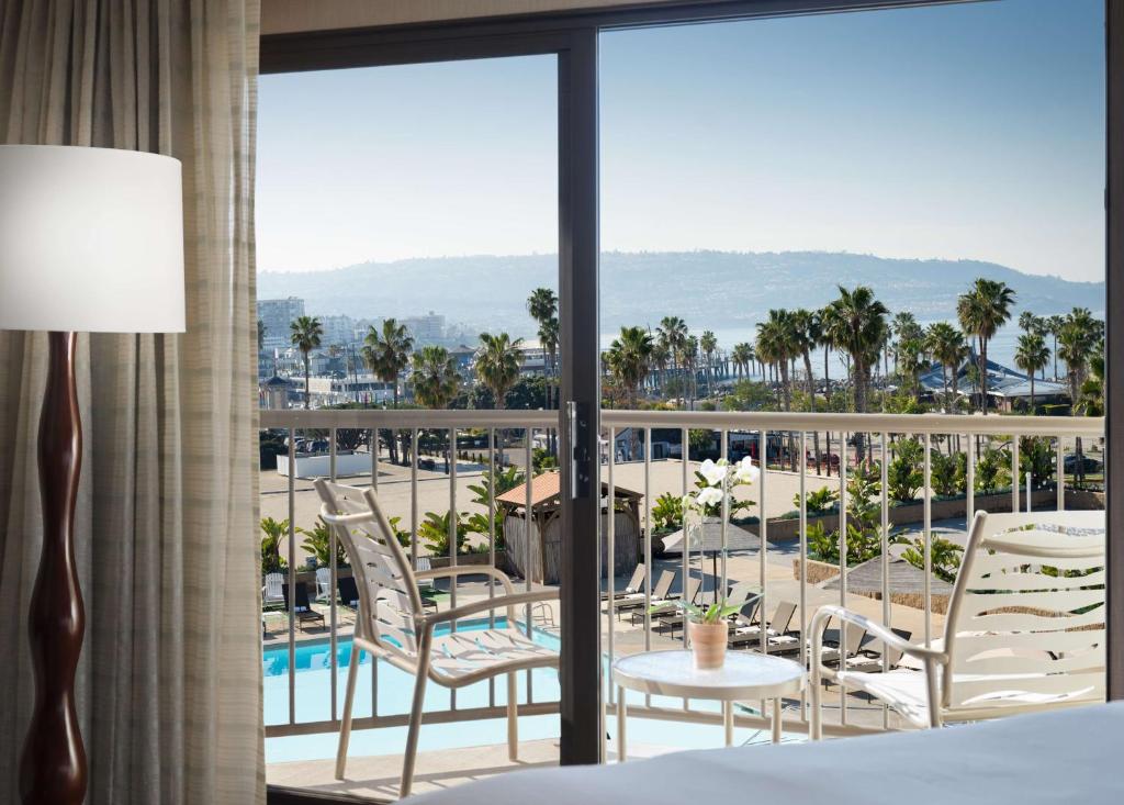 Sonesta Redondo Beach and Marina — Hotel rooms in Redondo Beach, California
