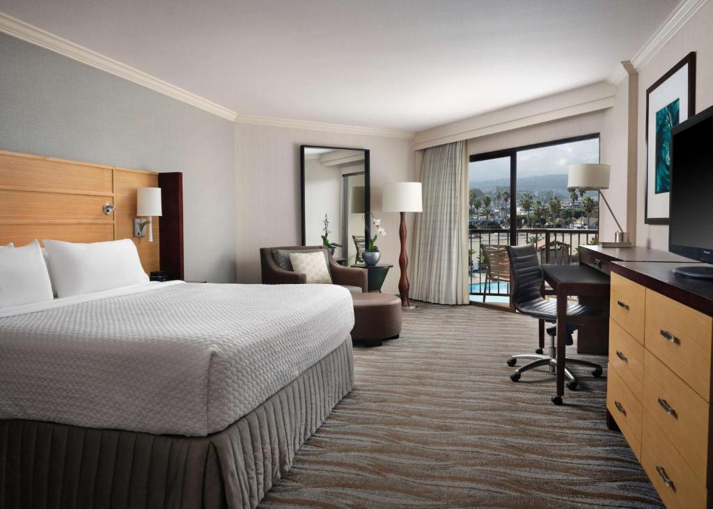 Sonesta Redondo Beach and Marina — Hotel rooms in Redondo Beach, California