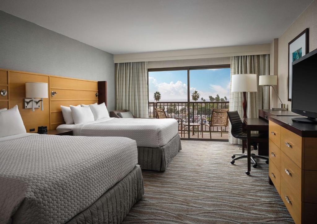 Sonesta Redondo Beach and Marina — Hotel rooms in Redondo Beach, California