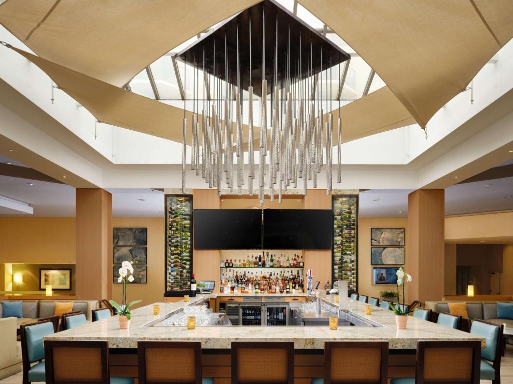 Sonesta Redondo Beach and Marina — Restaurant & bars in Redondo Beach, California