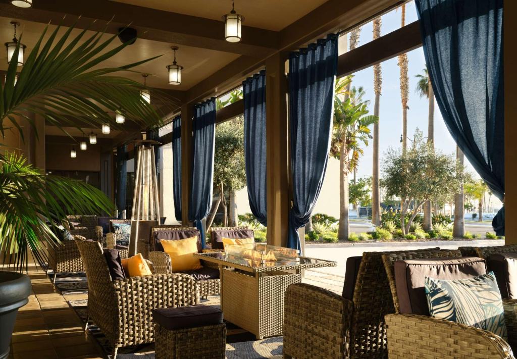 Sonesta Redondo Beach and Marina — Restaurant & bars in Redondo Beach, California