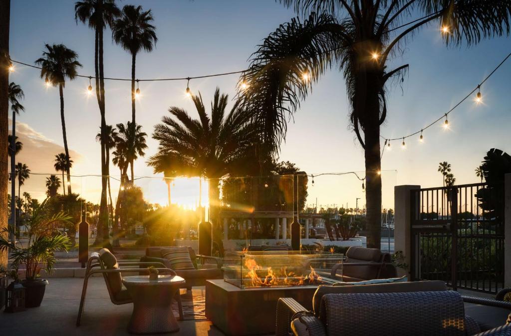 Sonesta Redondo Beach and Marina — Restaurant & bars in Redondo Beach, California