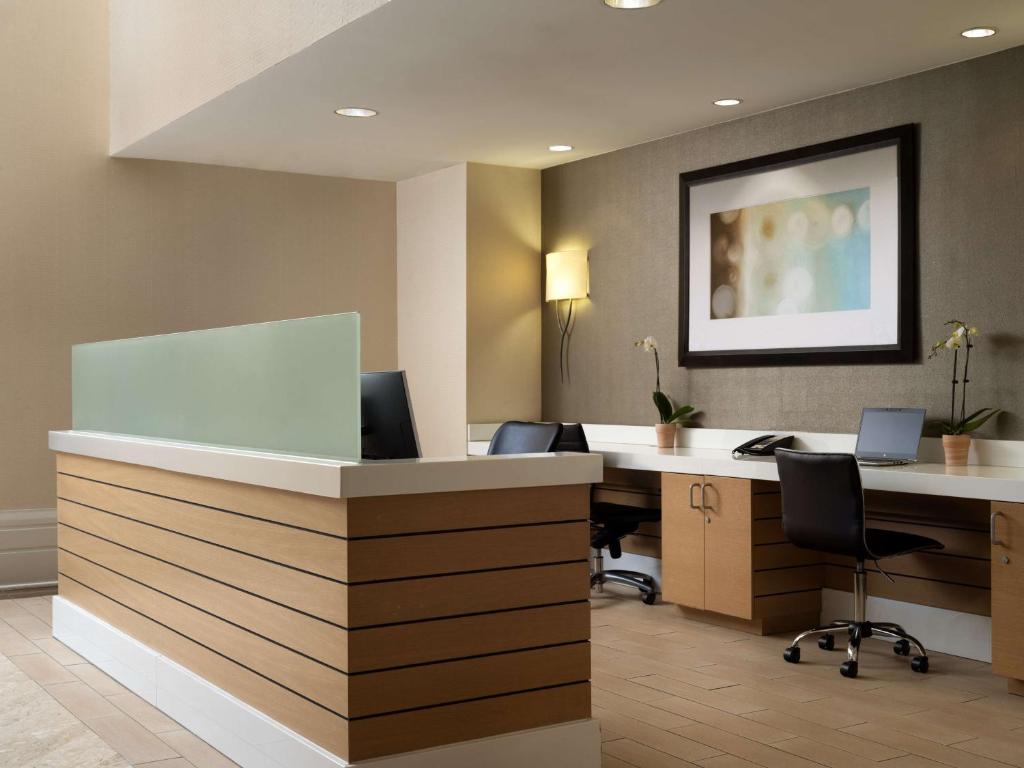 Sonesta Redondo Beach and Marina — Hotel building in Redondo Beach, California