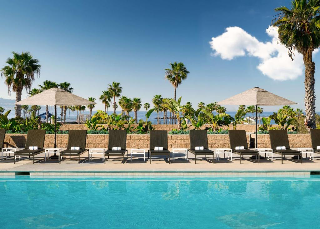 Sonesta Redondo Beach and Marina — Swimming pool in Redondo Beach, California