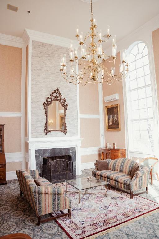 Phoenix Inn Resort photo