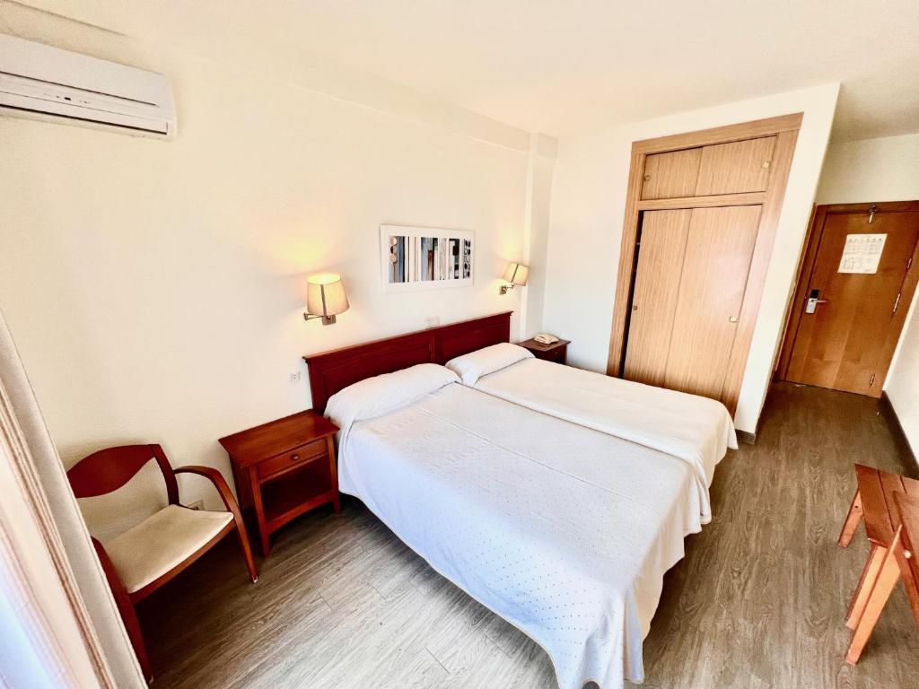 Hotel Nadal — Hotel rooms in Benidorm, Valencian Community